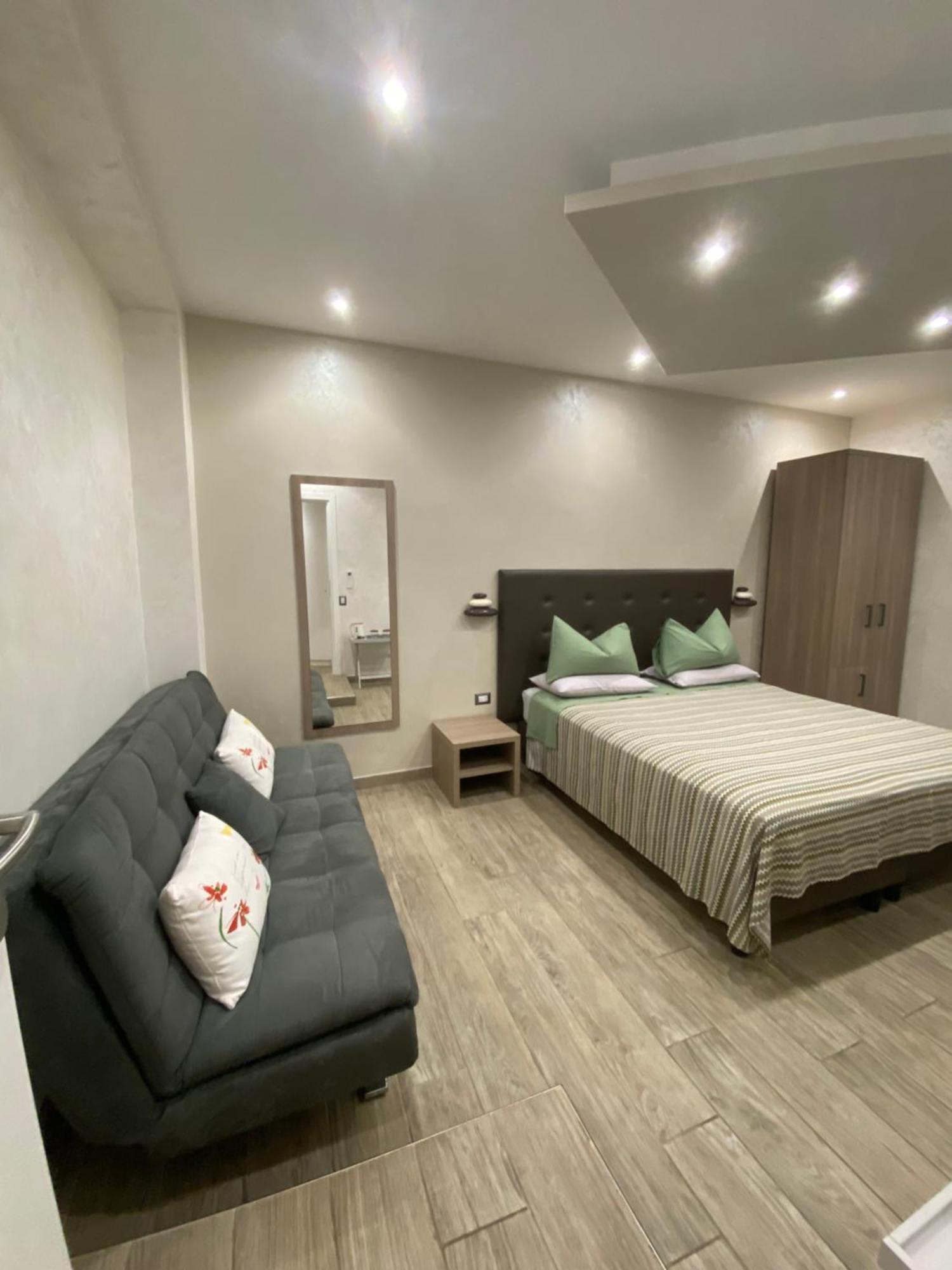 Bed and breakfast Domus Cinecitta